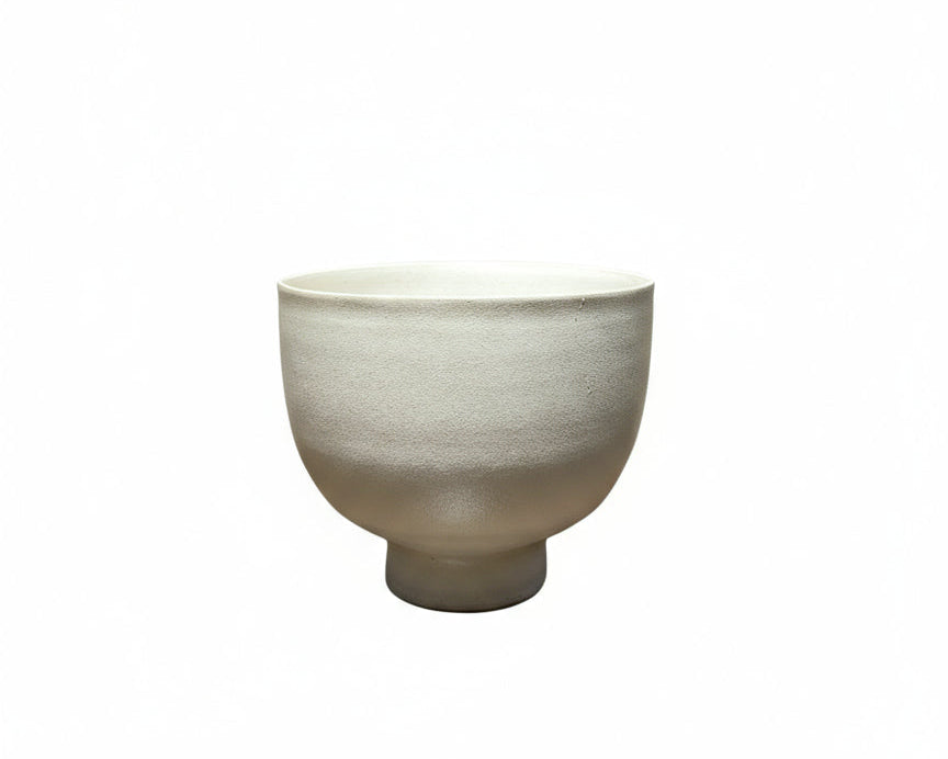 Fuente metálica blanca